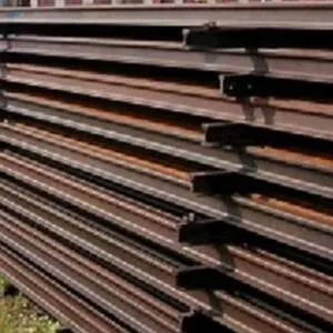 Used Rails And Metal Scrap
