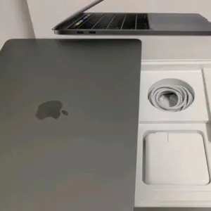 Apple MacBook Pro A1708 Retina Core i7 2.5GHz,16GB RAM,256GB SSD