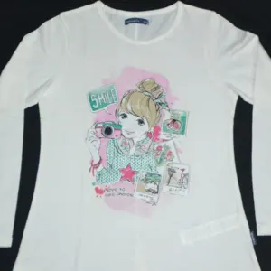 Girl's long sleeve t-shirt.