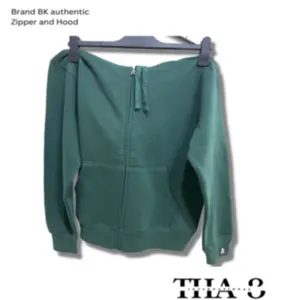 Women’s zipper hoodie