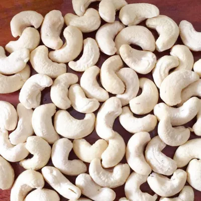 CASHEW NUT W320 by JAGMAG DRY FRUTS AND SPICES EXPORTS