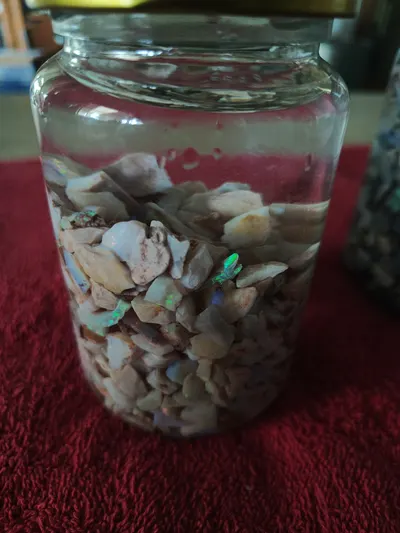 Untreated Australian Opal Chips and Inlay material - Image 2