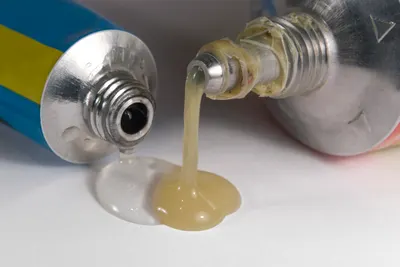 Solvent-Borne Adhesive by Akaba B2B Trading