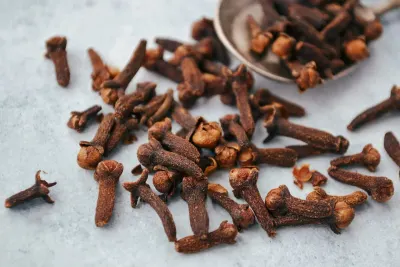 Cloves by Helm Madagascar