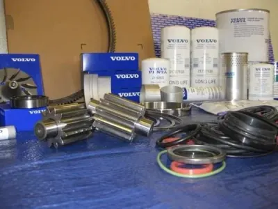 Outboard Engines by Global Trades Supplier