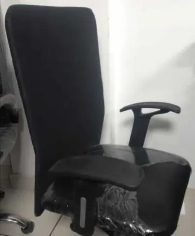 Leather chair by Changxin Furniture Co., Ltd