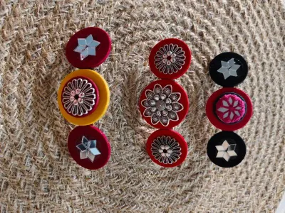 Brooches by Handyartandcrafts