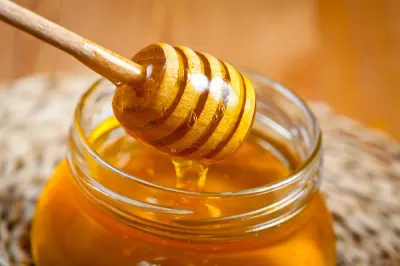 Nuts mixed with honey by National Exports