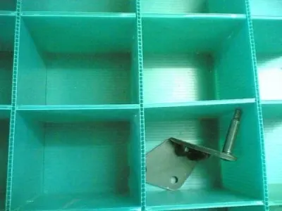 Gas Struts Used For Advertising Light Box by Hebei Huteng Metal Products Co., Ltd