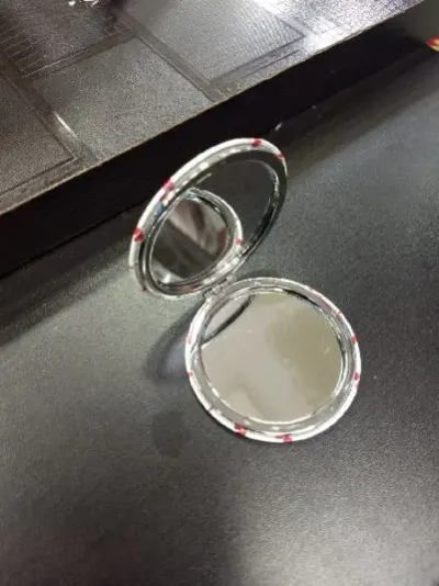Metal Cosmetic Mirror In Stock by Huizhou Best Arts Crafts Co., Ltd