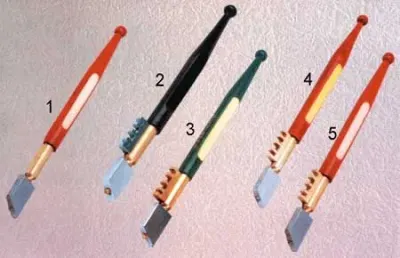 Pizza board with cutter by Wingreat Cutlery Co., Ltd