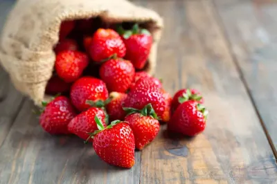 800x300 mm Strawberry Bear Dest Mat by Yuyao Jingdu Plastic Industrial Co., Ltd.