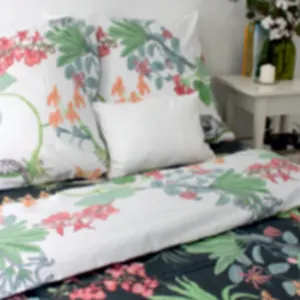 Large selection of bed linen - Image 2