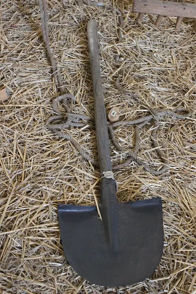 Shovel Plate Ledge