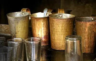 Filevskoye, plombier in buckets
