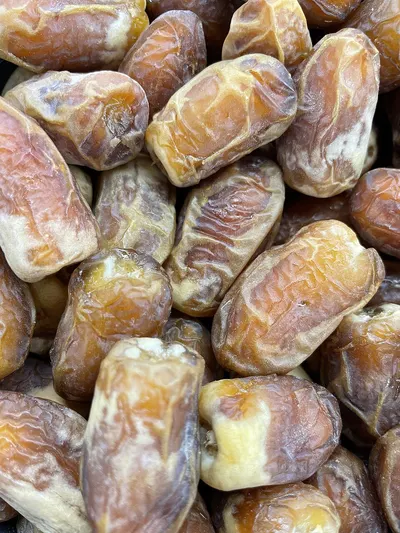 Almond Gums by SAQ Exports