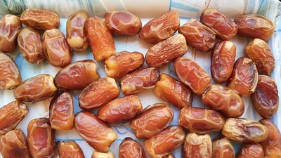Sesame-Almonds Dates