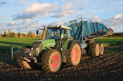 4wd 4x4 30hp 50hp 80hp 120hp kubota tractor by Kovacic Helga