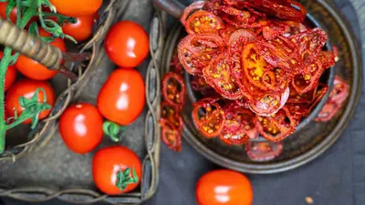 Semi Dried Tomatoes by Herbseic
