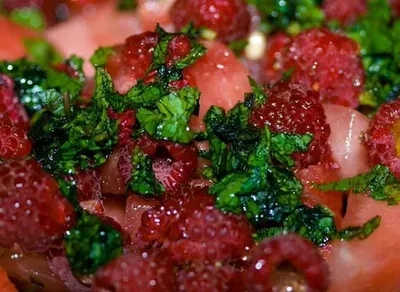 Mint & Strawberry Mojito Sparkling Water