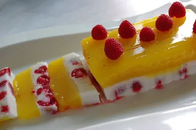 Blossom Ice Cream Bar - Pineapple - Image 2