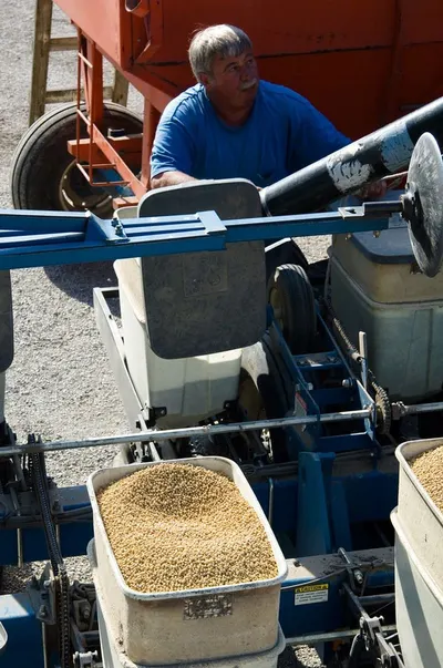 Four bin feeder