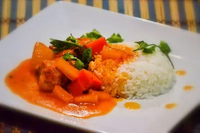 Onion And Tomato Curry by GVEI