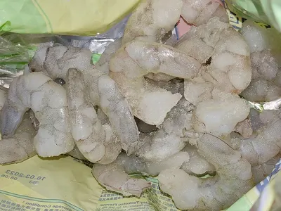 Quartz Lumps by Emarc India