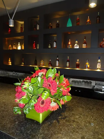 Counter flower cooler