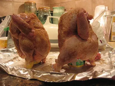 Whole chicken cutting machine
