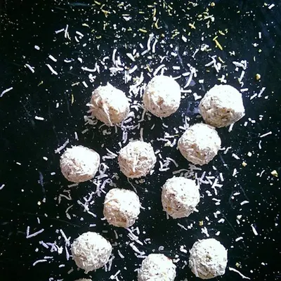 Frozen sesame ball