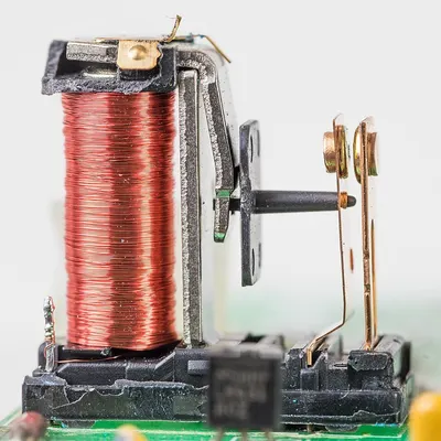 Hot bar soldering for EMC winding inductance