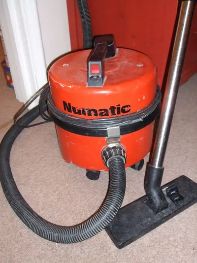 Dry Vacuum Cleaner
