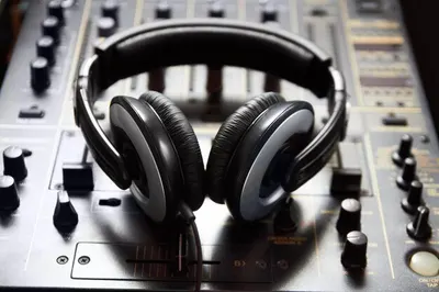 Wireless headphones