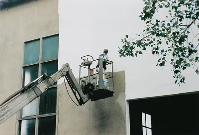Imp-series self-propelled aerial work platform