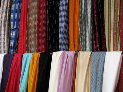 Pashmina Shawls and Scarves.