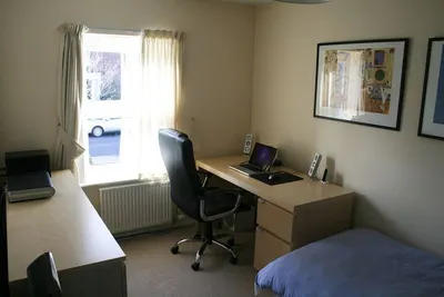 Computer desk