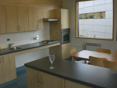 Kitchen cabinet