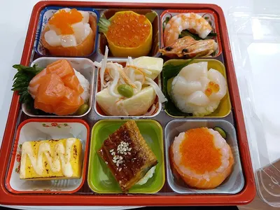 Snacks Samosa, Spring Roll, Dimsum and Momos
