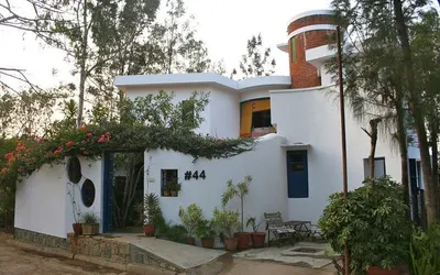 Baadshah Resort White