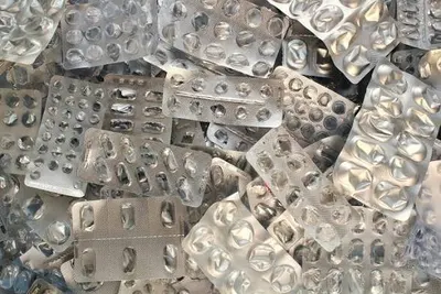 Glass Road Studs