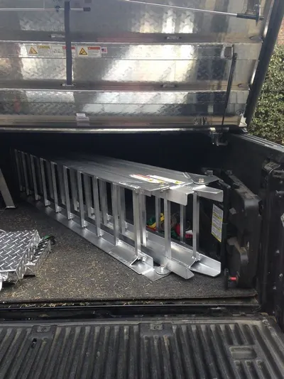 Automatic sliding gate operator