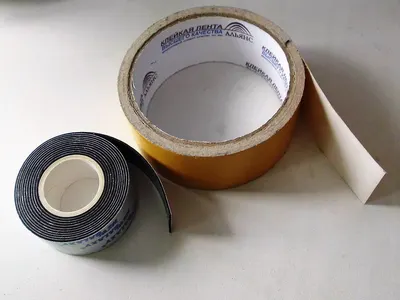 Self adhesive bitumen flashing tape