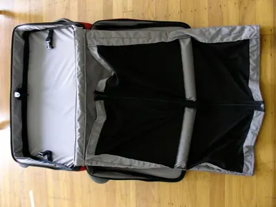 Garment bag luggage