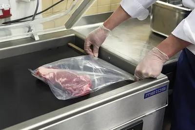 Table top vacuum packing machine