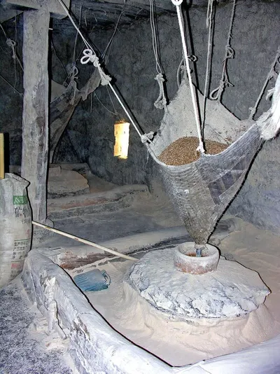 Grinding drill machine