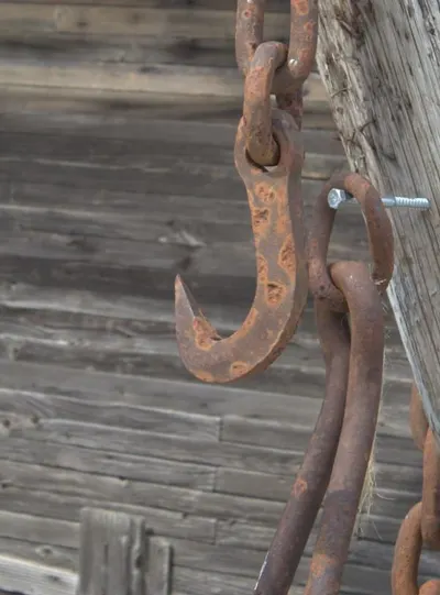 Bend hook for chain