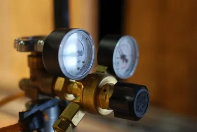 Utrema dual needle air pressure gauge