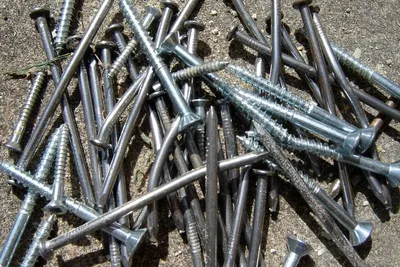 Coil nails