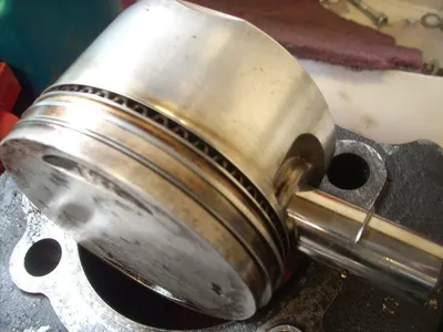 Automobile Engine Piston for TOYOTA Auto